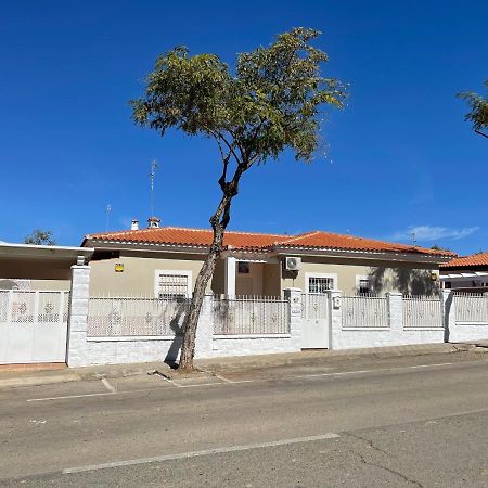 Agradable Casa independiente con piscina Sevilla Exterior foto