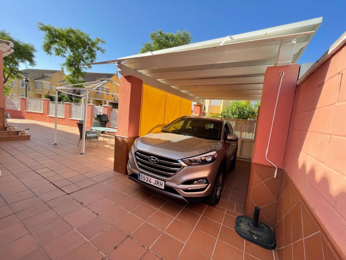 Agradable Casa independiente con piscina Sevilla Exterior foto