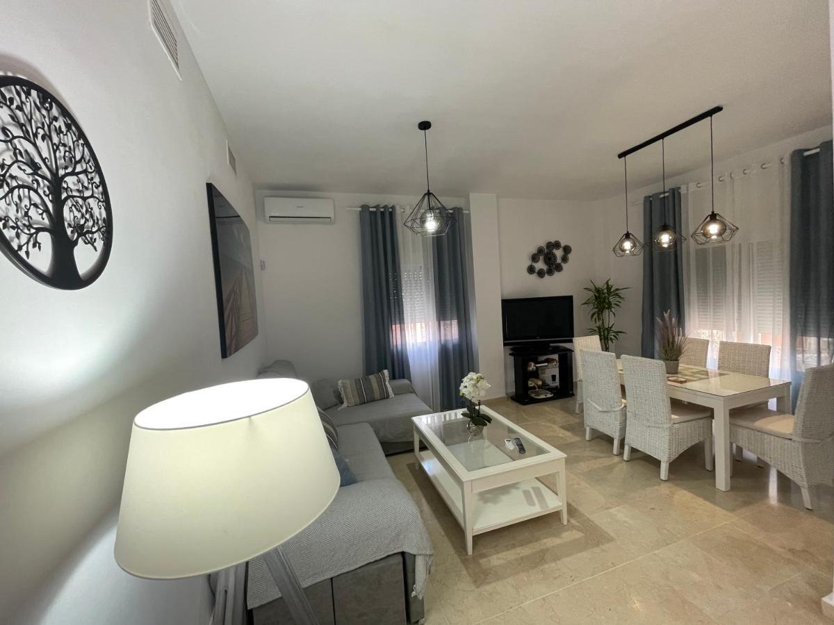 Agradable Casa independiente con piscina Sevilla Exterior foto