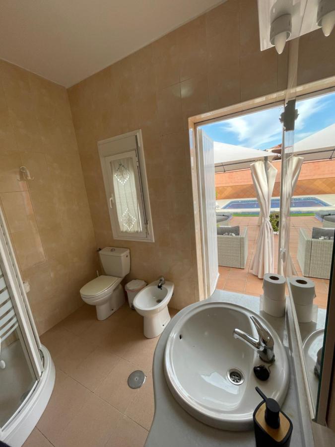 Agradable Casa independiente con piscina Sevilla Exterior foto