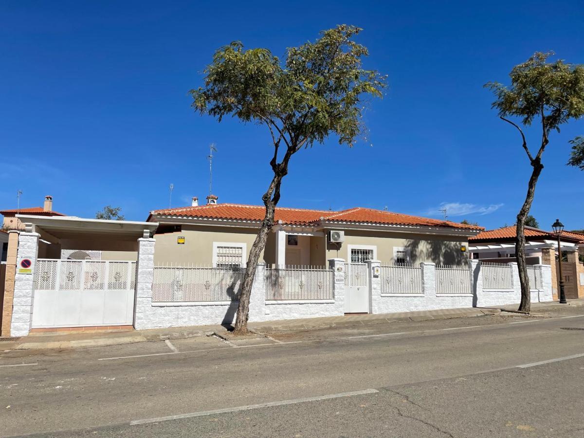 Agradable Casa independiente con piscina Sevilla Exterior foto