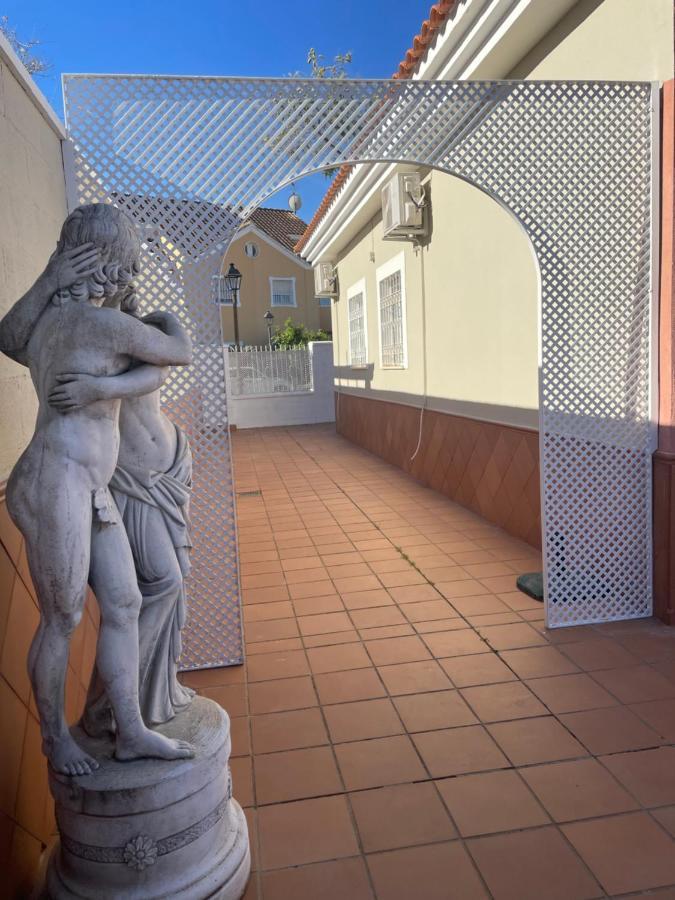 Agradable Casa independiente con piscina Sevilla Exterior foto