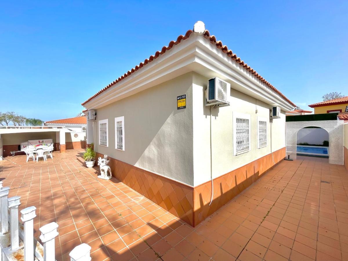 Agradable Casa independiente con piscina Sevilla Exterior foto