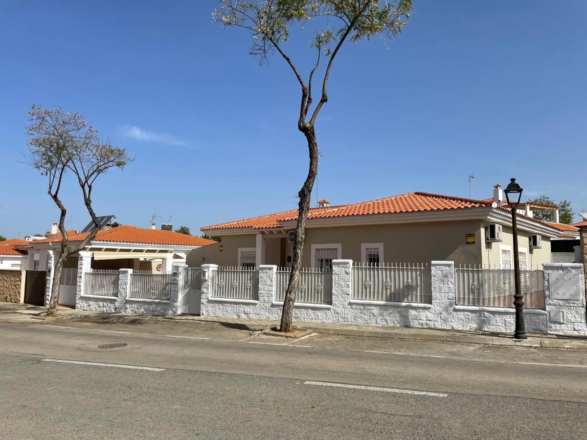 Agradable Casa independiente con piscina Sevilla Exterior foto