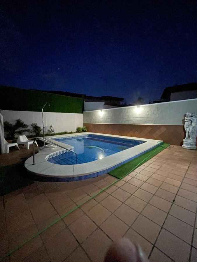 Agradable Casa independiente con piscina Sevilla Exterior foto
